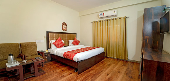 super-deluxe-room1-hotel-padmini-palace